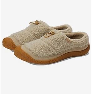 Keen Women's Moccasins in Beige and Brown